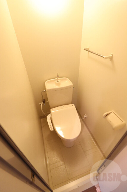 トイレ　温水洗浄便座