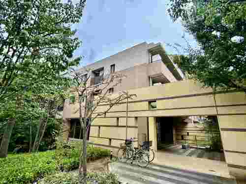 建物外観　建物外観別角度　※２０２５年１０月撮影の写真