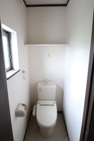 トイレ　温水洗浄便座付き！