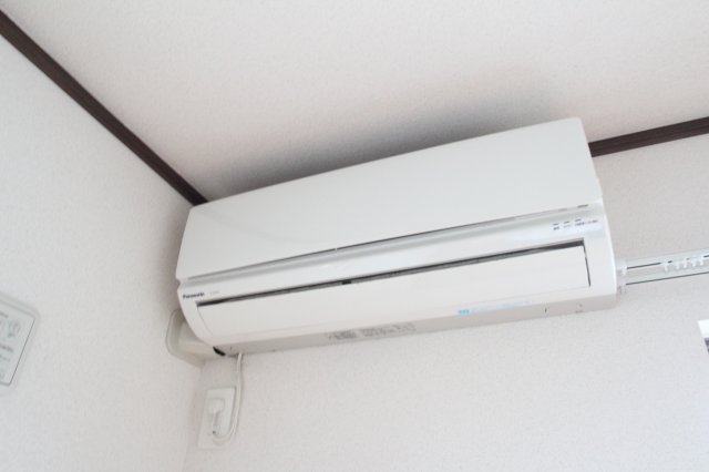 その他設備　エアコン２台付き！リビングと寝室にあります！