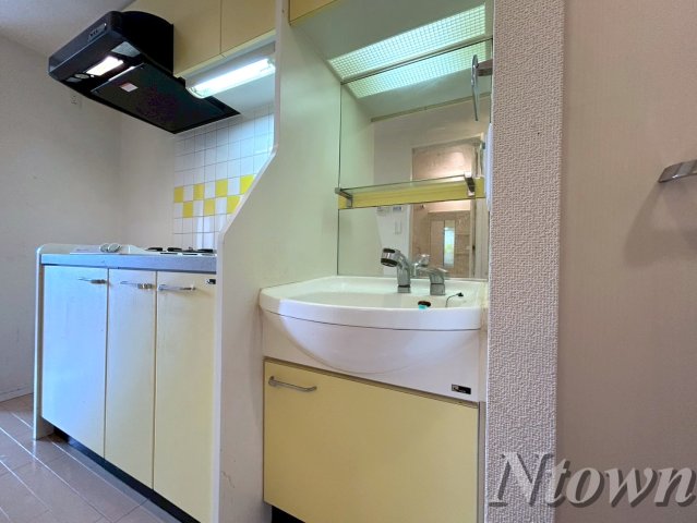 洗面設備　使いやすい独立洗面台です