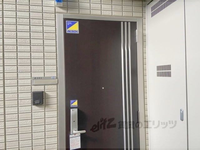 玄関　インターホン