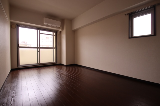 居室・リビング　※別号室の参考写真のため現況優先です。