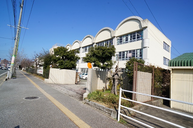 小学校　福岡市立松島小学校（小学校）まで464m
