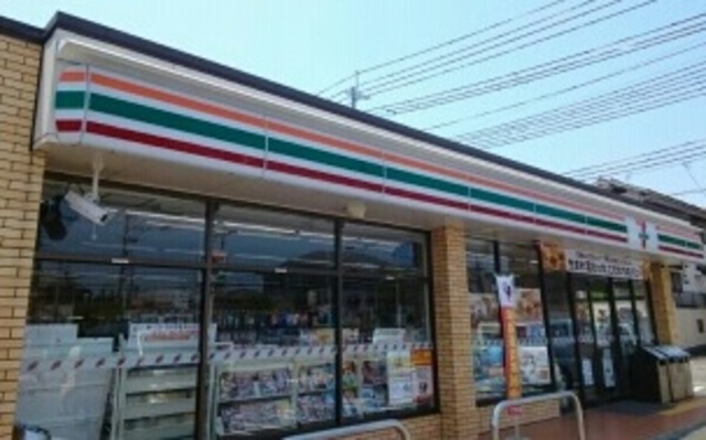 コンビニ　セブンイレブン堺深阪店（コンビニ）まで211m