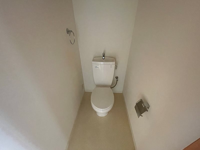 トイレ　同建物、他号室写真参照