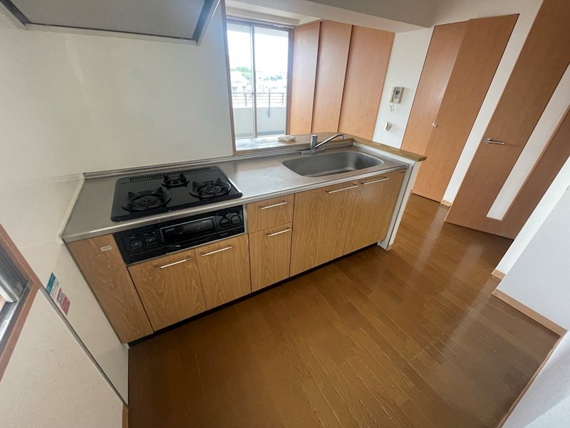 キッチン　同建物、他号室写真参照