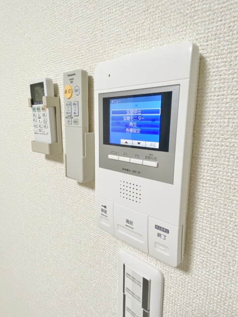 セキュリティ　モニターホンで来客を確認できます