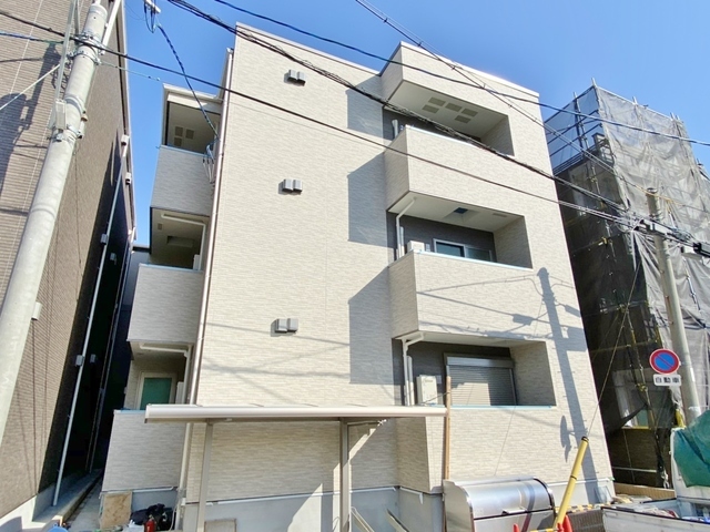 建物外観　２０２１年頭に完成の綺麗なアパートです