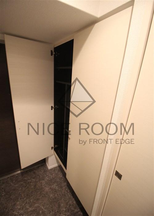 玄関　レオンコンフォート本町東II　玄関