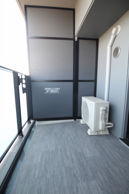 バルコニー　写真は別号室のものです。