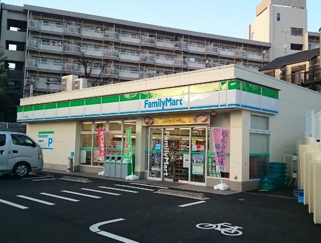 コンビニ　ファミリーマート津田山駅北店（コンビニ）まで219m