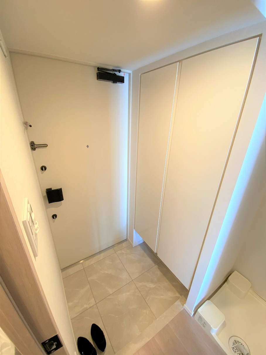 玄関　同タイプ13Fの室内写真（参考写真）になります。