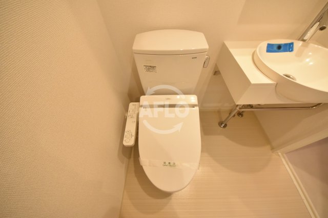 トイレ　APRILE南森町（旧名：アスール南森町）　トイレ