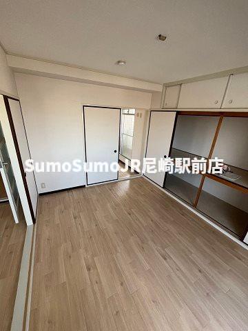 その他部屋・スペース　広くて明るい寝室