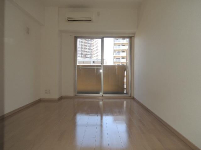 居室・リビング　写真は同マンションの別のお部屋のものです