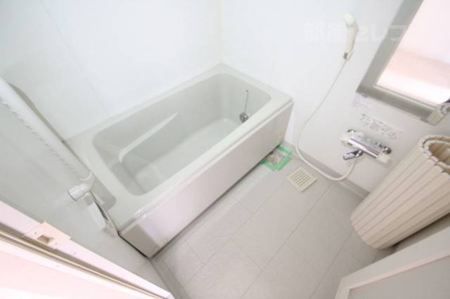 バス・シャワールーム　お風呂でゆっくりして下さい。