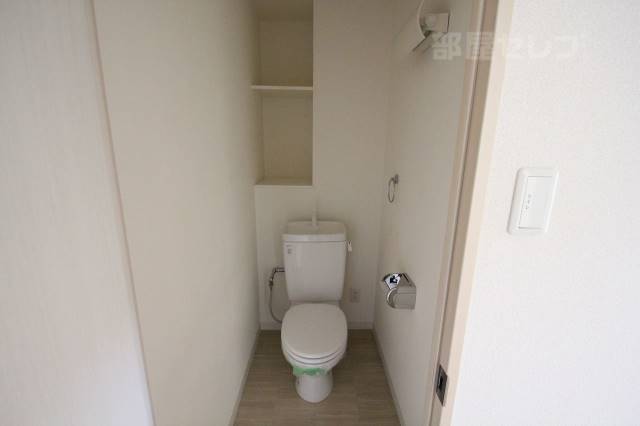 トイレ　清潔感のあるお手洗いです。