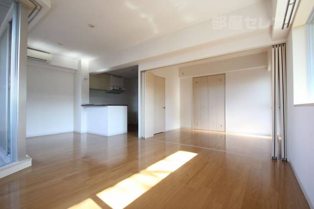 居室・リビング　広いリビングです。