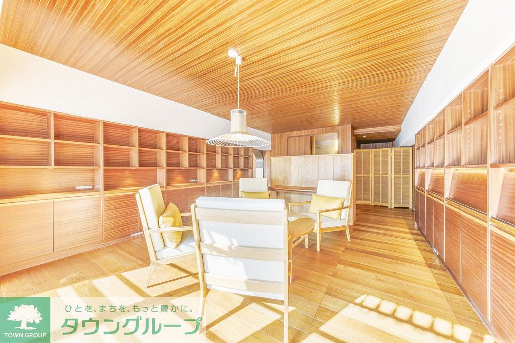 居室・リビング　家具付きでの引渡しとなります（撤去応相談）