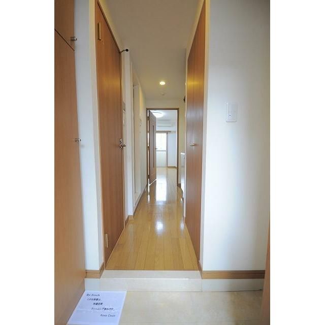 玄関　（別タイプ参考写真）スカイコート文京小石川第３　文京区小石川