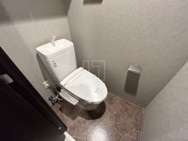 トイレ　コンフォリア北堀江一丁目　温水洗浄便座