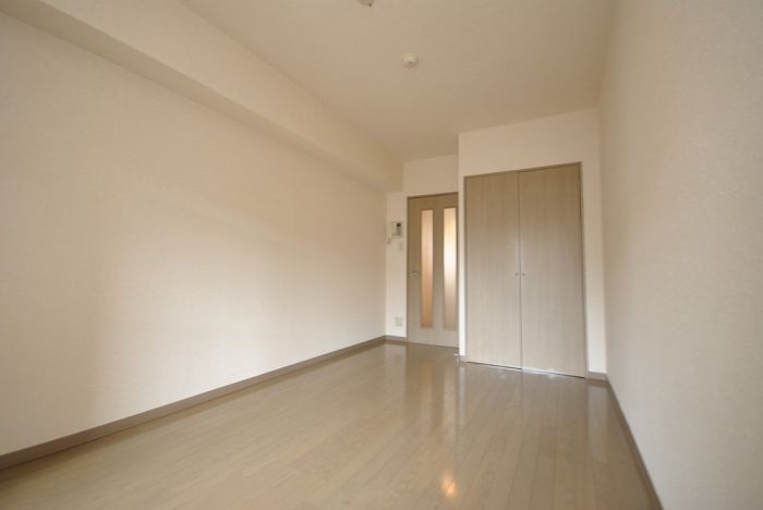 居室・リビング　同物件別室写真