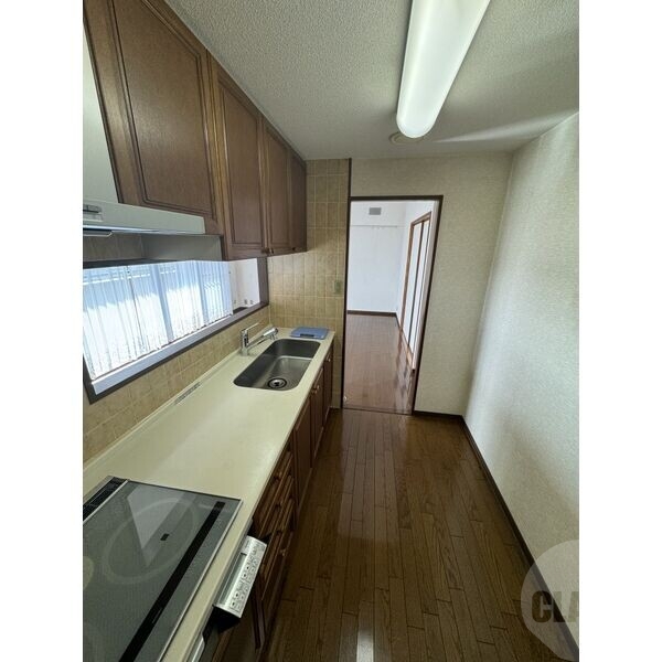 キッチン　広々とした独立キッチン