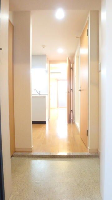 玄関　※別部屋参考写真