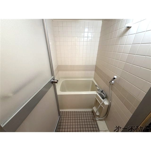 バス・シャワールーム　バスルーム