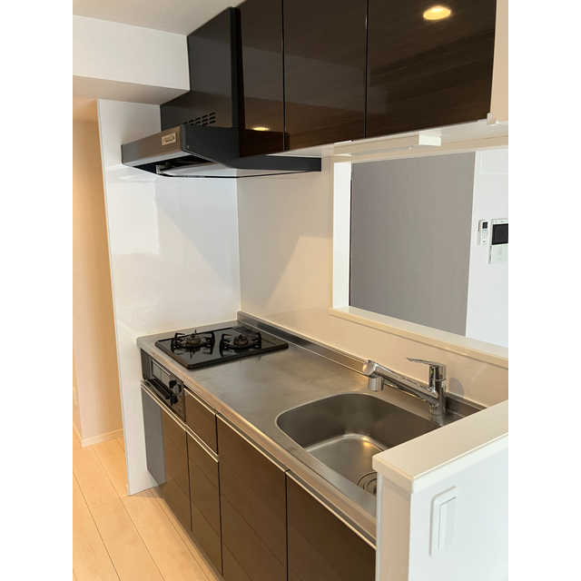 キッチン　※同タイプ・別部屋の写真になります