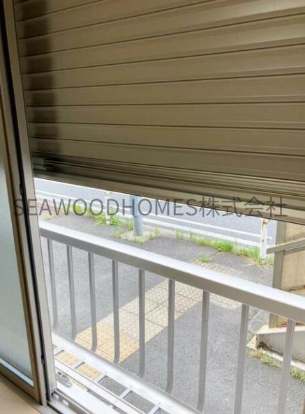 バルコニー　外の空気を吸ってリフレッシュ。自分だけの開放的な外空間。