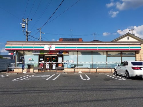 コンビニ　セブンイレブン 江南前飛保町店（コンビニ）まで447m
