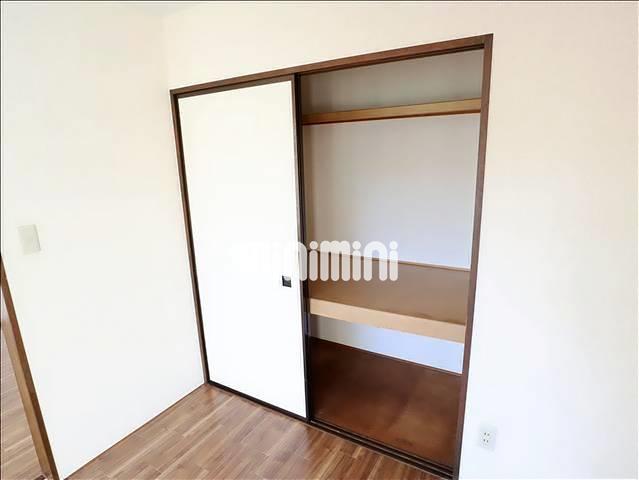 収納　押入は収納力がありますね。