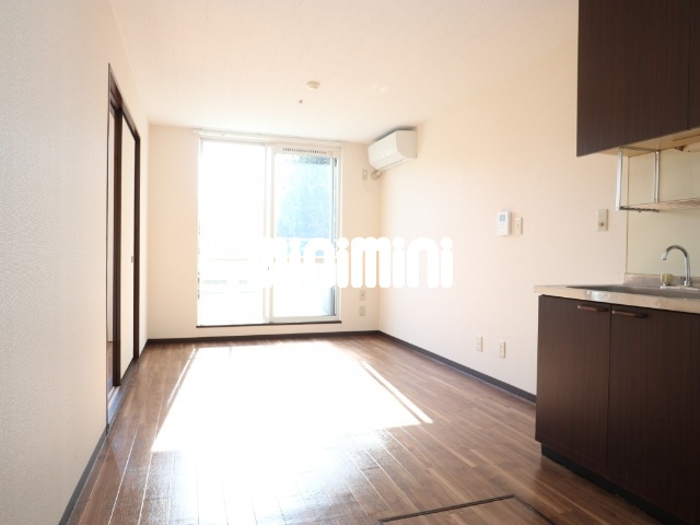 居室・リビング　エアコン新設です。