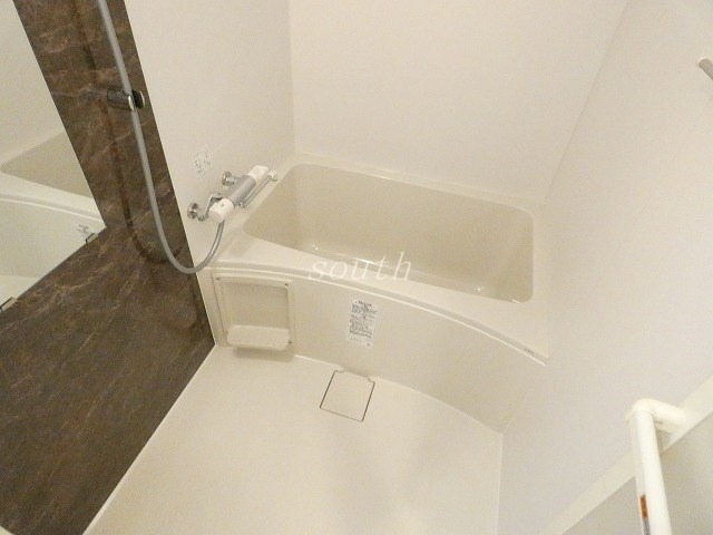 バス・シャワールーム　浴室乾燥機付きのお風呂