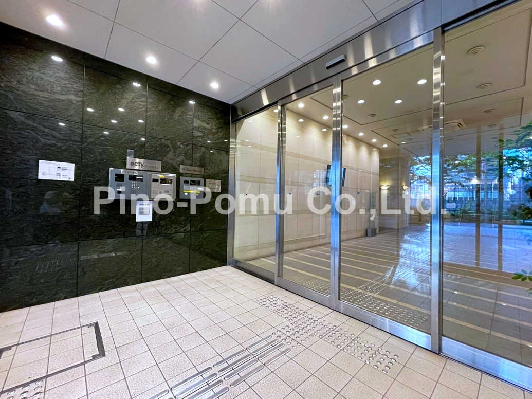 飲食店　カフェ・ド・クリエプラス汐留芝離宮店（飲食店）まで189m