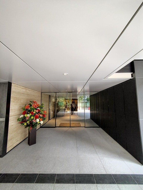 小学校　千代田区立番町小学校（小学校）まで129m