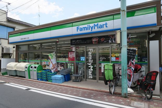 コンビニ　ファミリーマート西蒲田大城通り入口店（コンビニ）まで62m