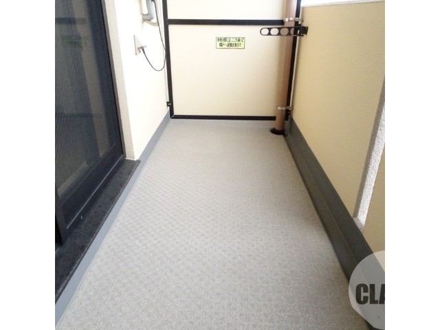 バルコニー　南向きだからお洗濯物が乾きやすい！