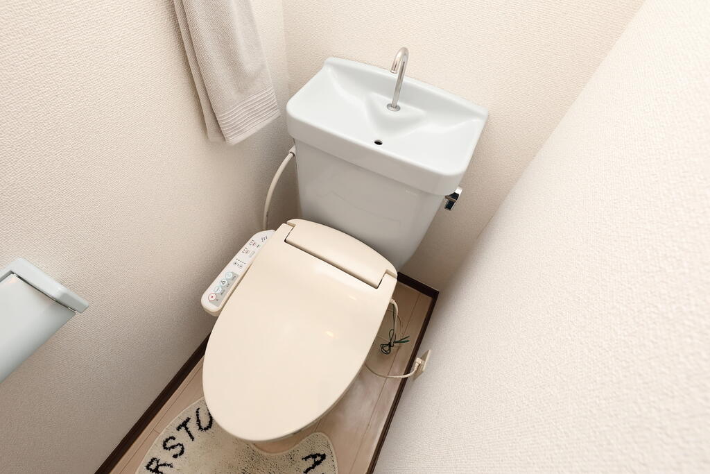 北九州モノレール 北方駅 徒歩6分 13階建 築32年のトイレ写真
