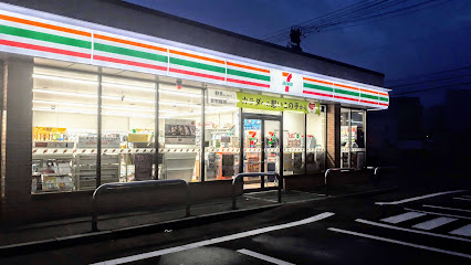 コンビニ　セブンイレブン 札幌厚別中央1条店（コンビニ）まで393m
