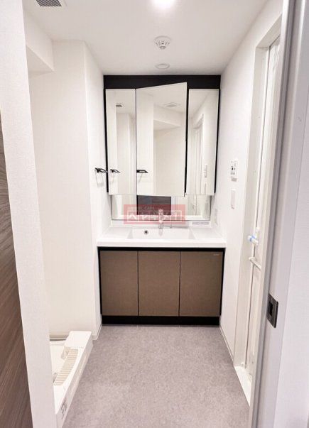 バス・シャワールーム　洗面