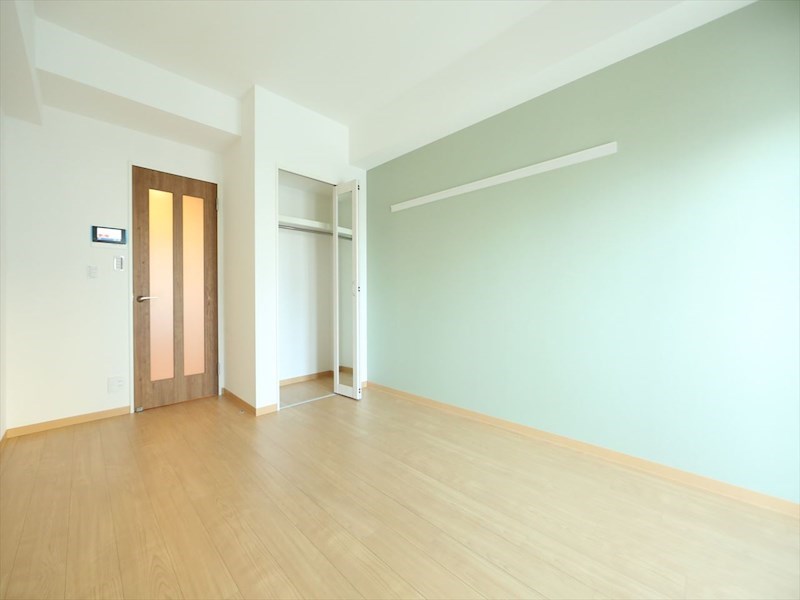 居室・リビング　洋室7.9帖　クローゼット付（収納充実してます）