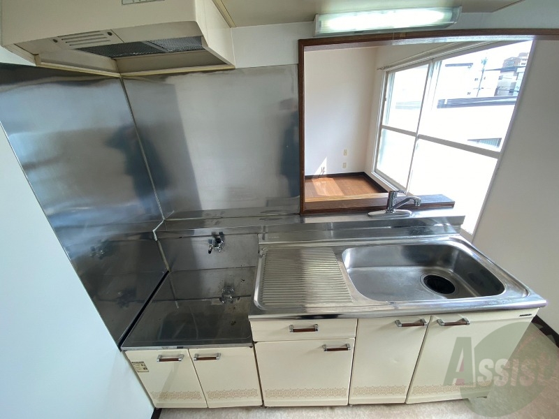 キッチン　ガスコンロが設置されているので購入の必要がありません！