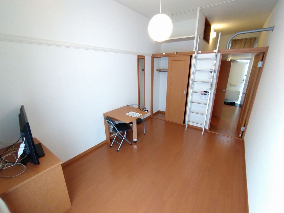 その他　2階は絨毯仕様です。