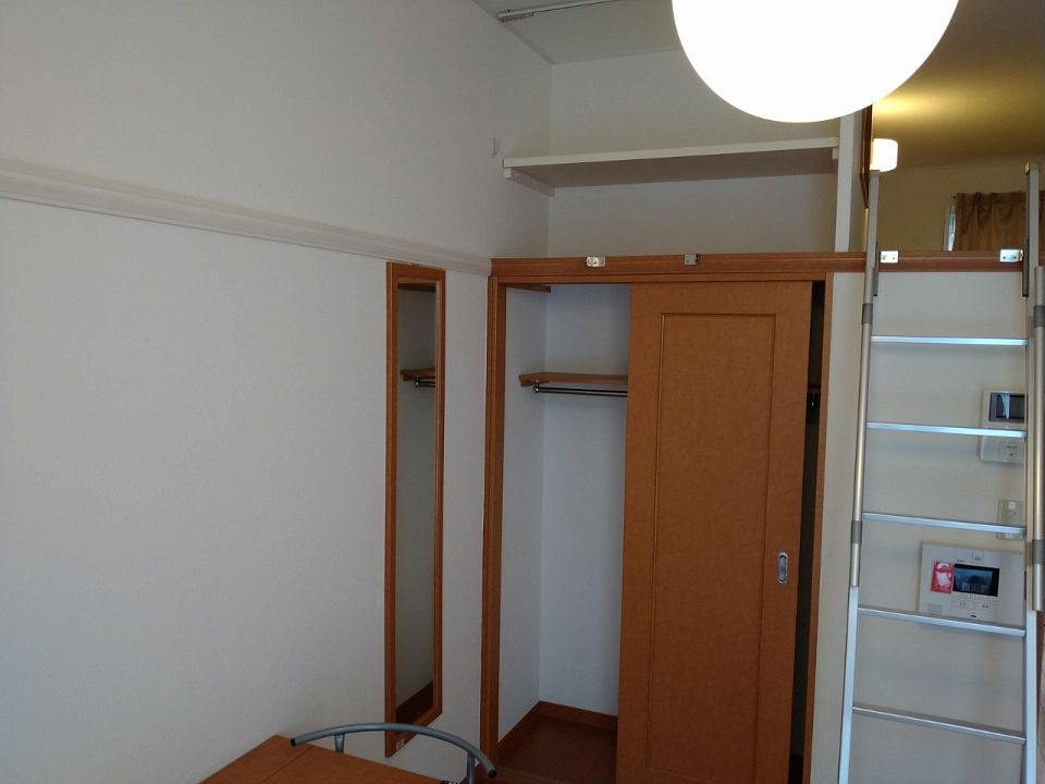 その他部屋・スペース　姿見付きです♪