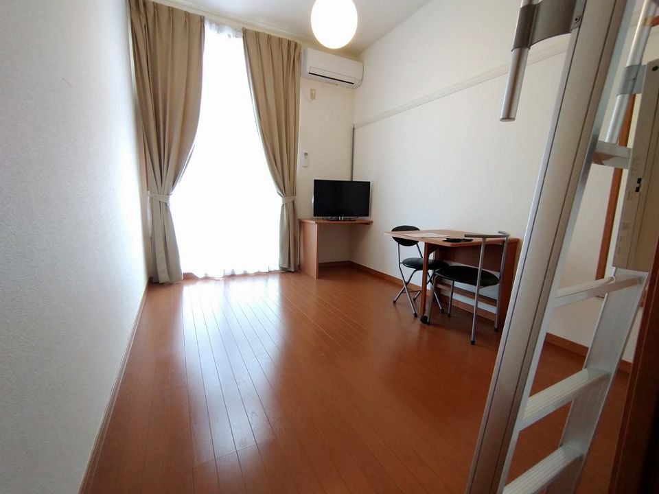 居室・リビング　2階は絨毯仕様です。