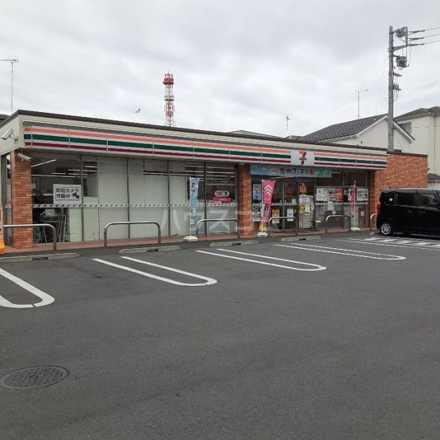 コンビニ　セブンイレブン　亀有1丁目（コンビニ）まで668m