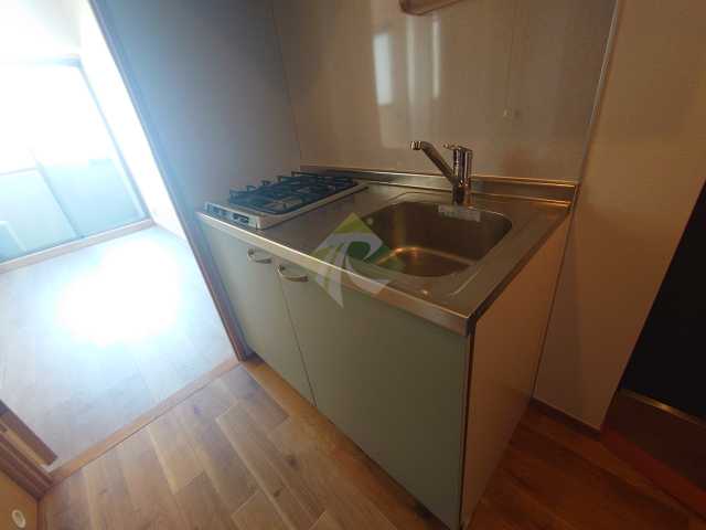 キッチン　別階層の写真になります。